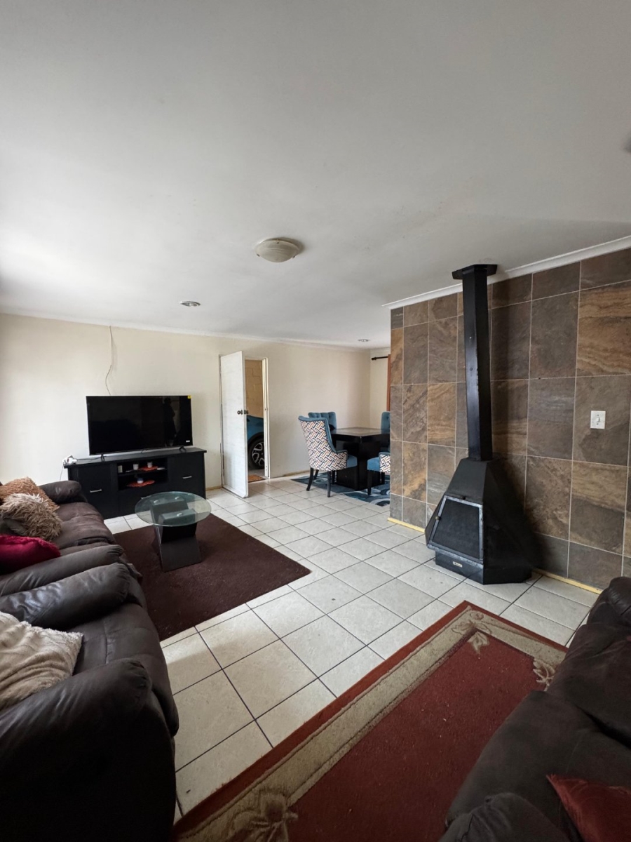To Let 1 Bedroom Property for Rent in Tuscany Glen Western Cape